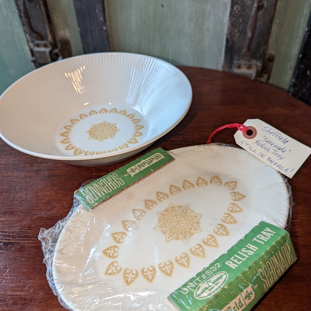 Set Sheffield Serenade Vegetable Bowl and Relish Dish